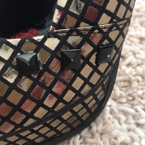 Iron fist platform golden pumps in mirror style - Picture 12 of 13